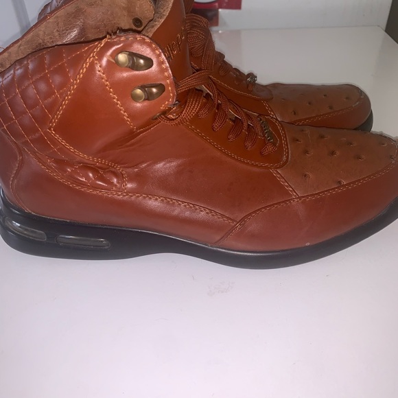 Gently used pelle pelle shoes cognac color great shape . - Picture 4 of 5